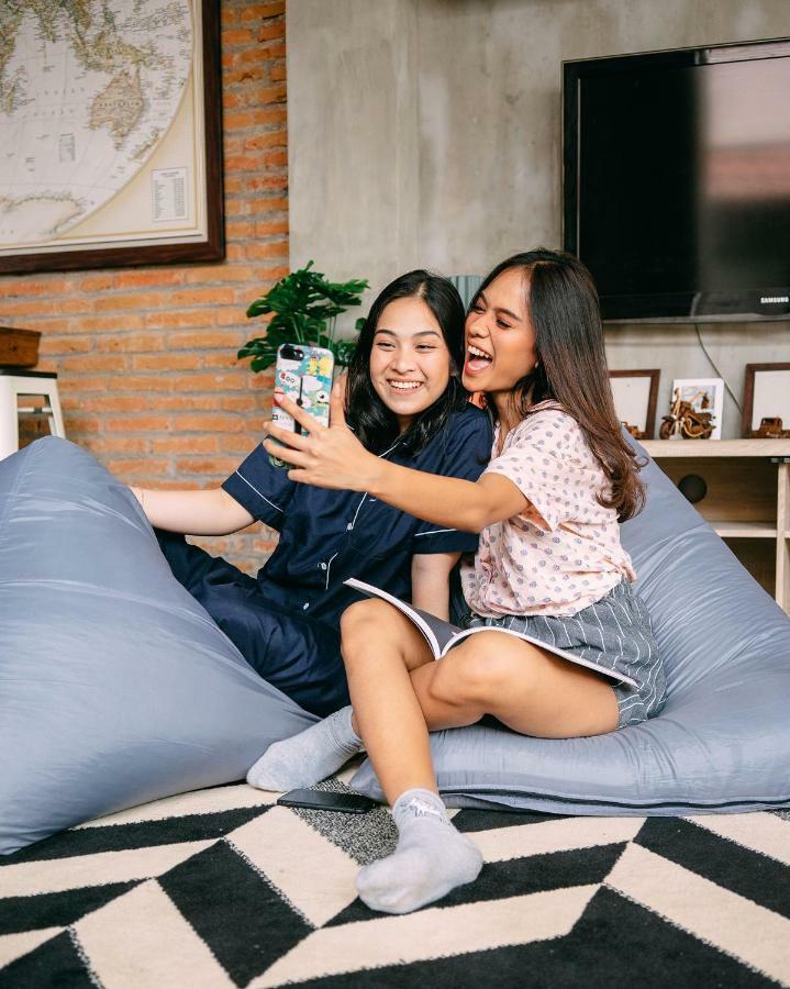 So! Boutique Hostel Malang Eksteriør bilde